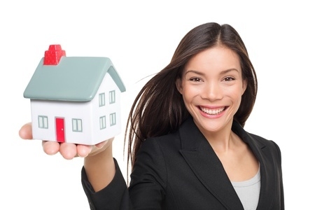 האם מתווכת ללא רישיון זכאית לדמי תיווך? 